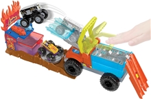 Hot Wheels Monster Trucks ARENA SMASHERS - 5 Alarm Rescue Playset