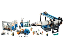 LEGO® City 60229: Rocket Assembly & Transport